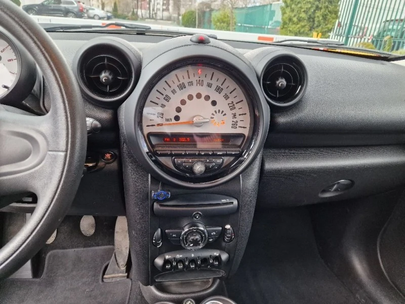 Mini Countryman D, снимка 13 - Автомобили и джипове - 39944144