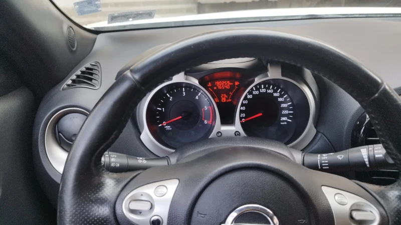 Nissan Juke, снимка 13 - Автомобили и джипове - 48027485