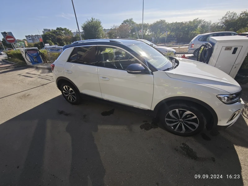 VW T-Roc, снимка 6 - Автомобили и джипове - 47184014