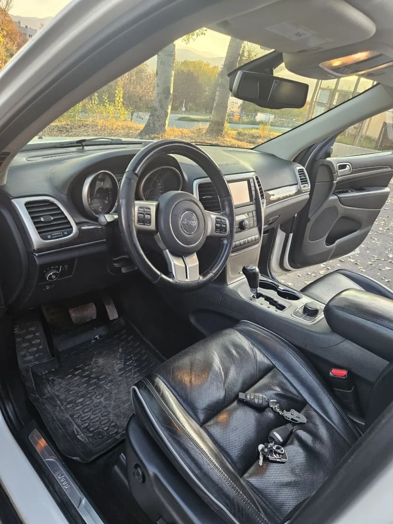 Jeep Grand cherokee 3.0 diesel  Топ Цена, снимка 8 - Автомобили и джипове - 48350568