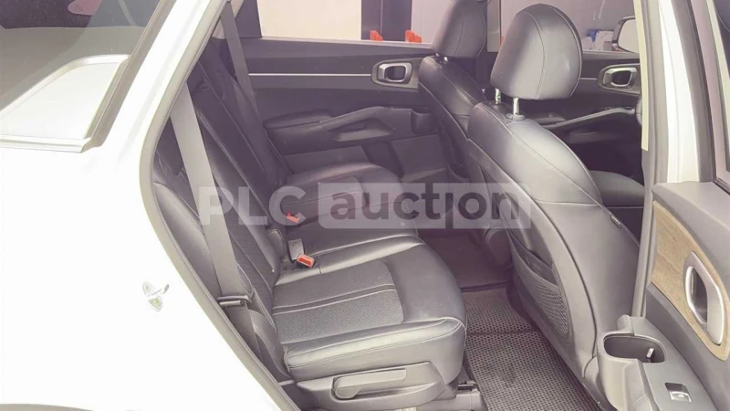 Kia Sorento, снимка 11 - Автомобили и джипове - 48154665