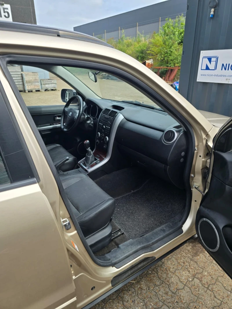Suzuki Grand vitara, снимка 6 - Автомобили и джипове - 52465292