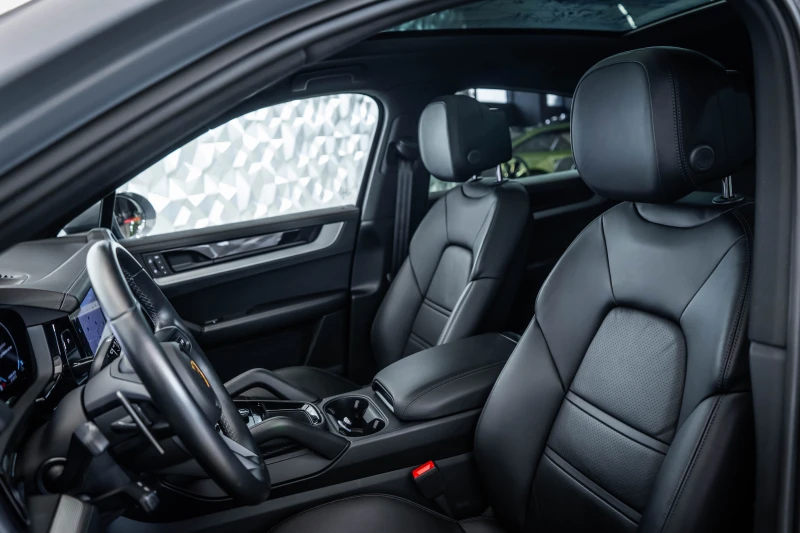 Porsche Cayenne E-Hybrid Coupe * Bose * Pano , снимка 12 - Автомобили и джипове - 53283629