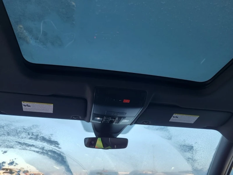 VW Tiguan / Highline R Line / ОБДУХВАНЕ / ДВА КЛЮЧА / CARFAX, снимка 12 - Автомобили и джипове - 53339968