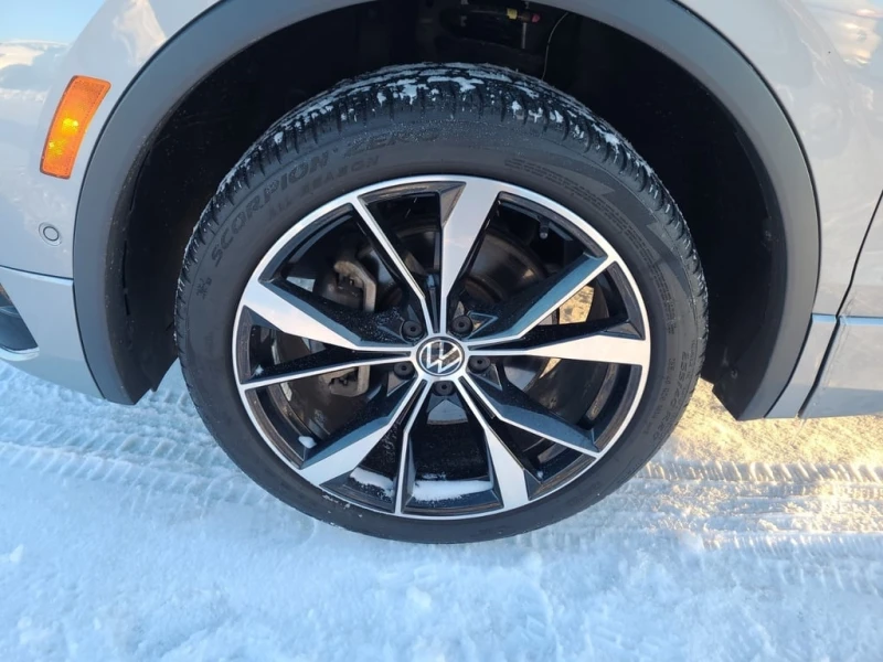 VW Tiguan / Highline R Line / ОБДУХВАНЕ / ДВА КЛЮЧА / CARFAX, снимка 5 - Автомобили и джипове - 53339968