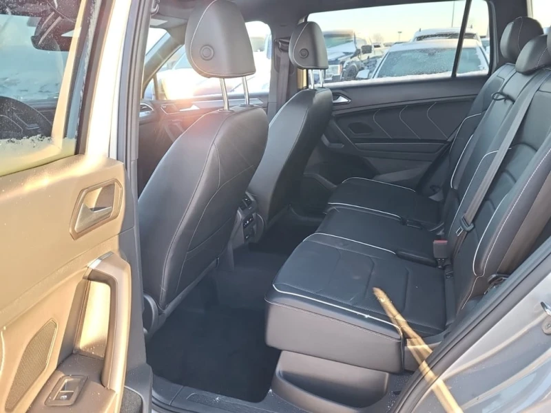 VW Tiguan / Highline R Line / ОБДУХВАНЕ / ДВА КЛЮЧА / CARFAX, снимка 8 - Автомобили и джипове - 53339968