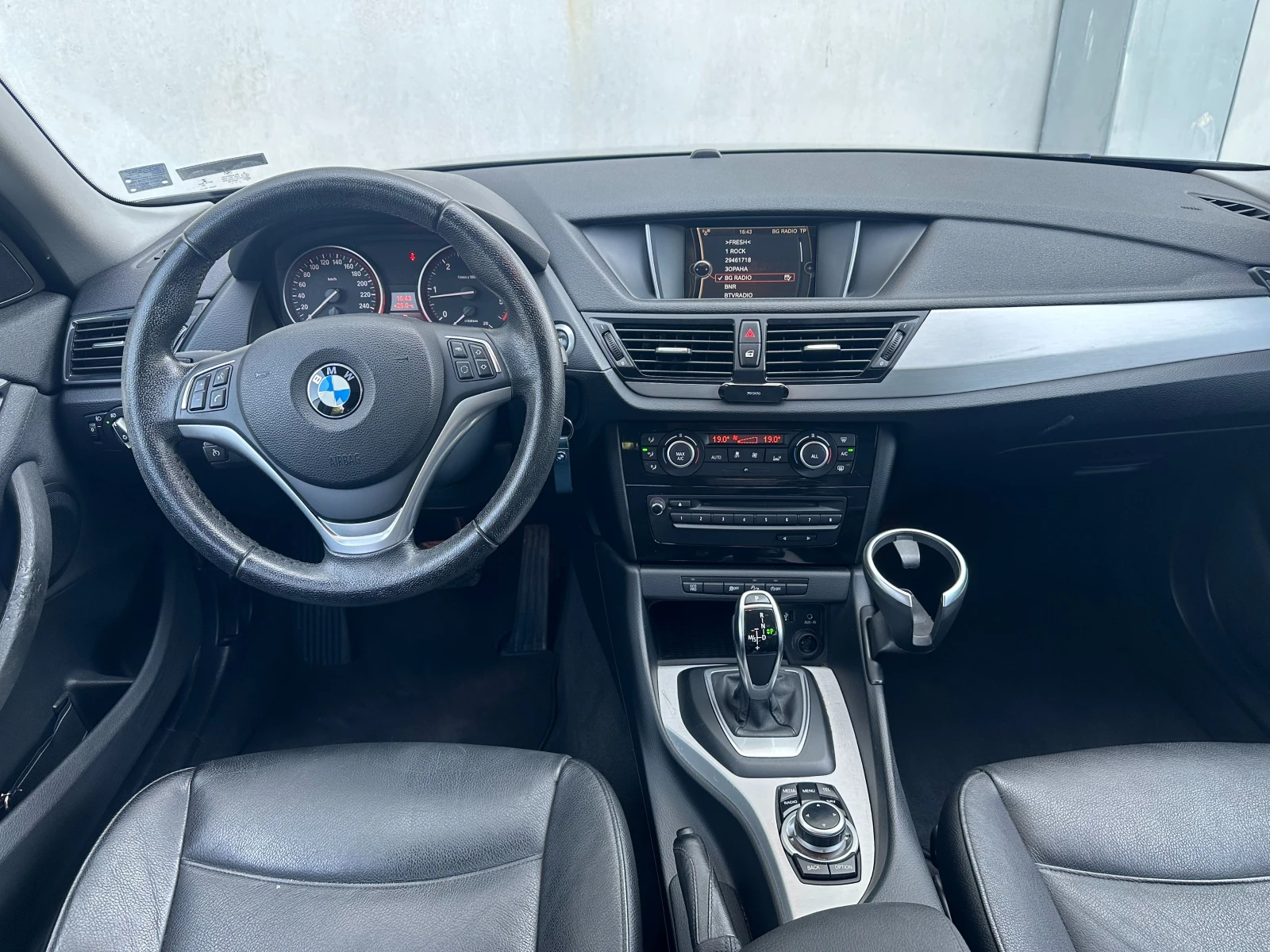 BMW X1 18d xDrive - изображение 6