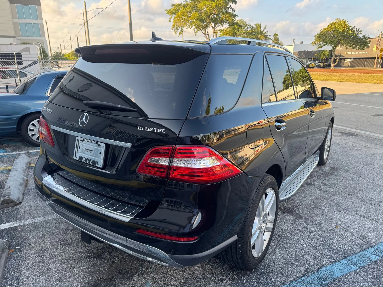 Mercedes-Benz ML 350 AMG/DISTRONIK/HARMAN/KEYLESS GO/BI-XENON/LANE - изображение 8