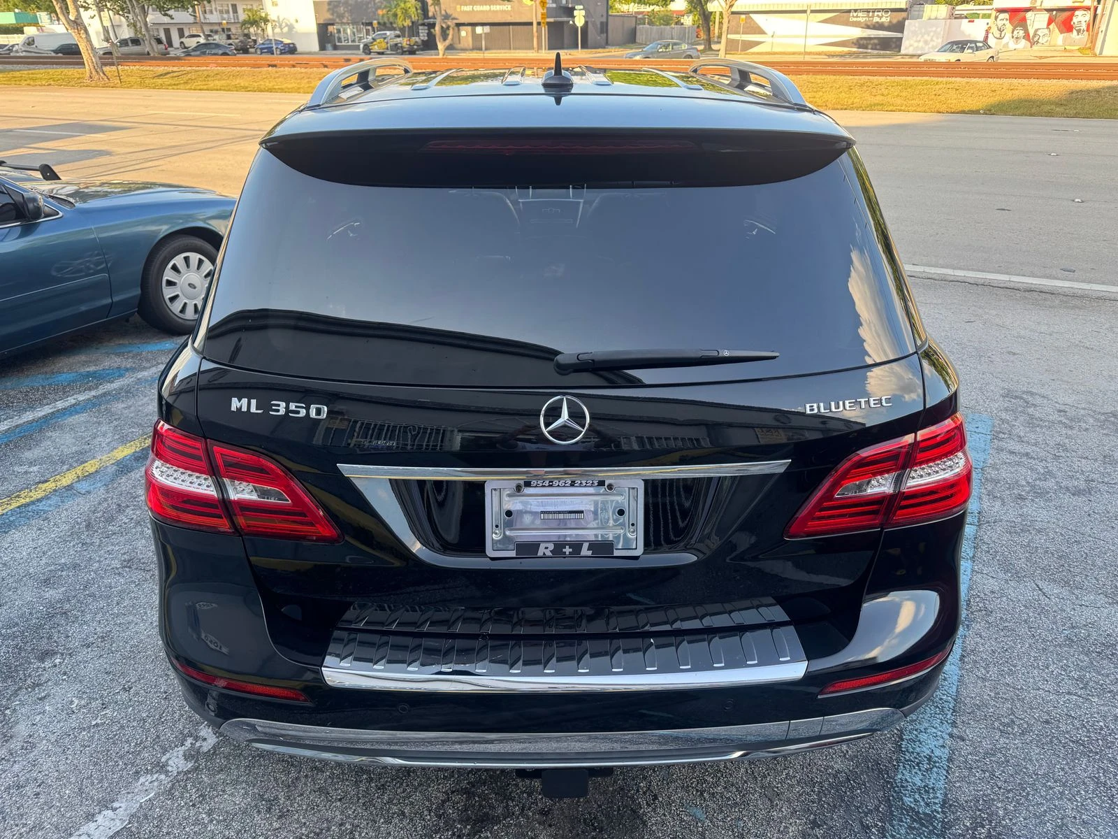Mercedes-Benz ML 350 AMG/DISTRONIK/HARMAN/KEYLESS GO/BI-XENON/LANE - изображение 7