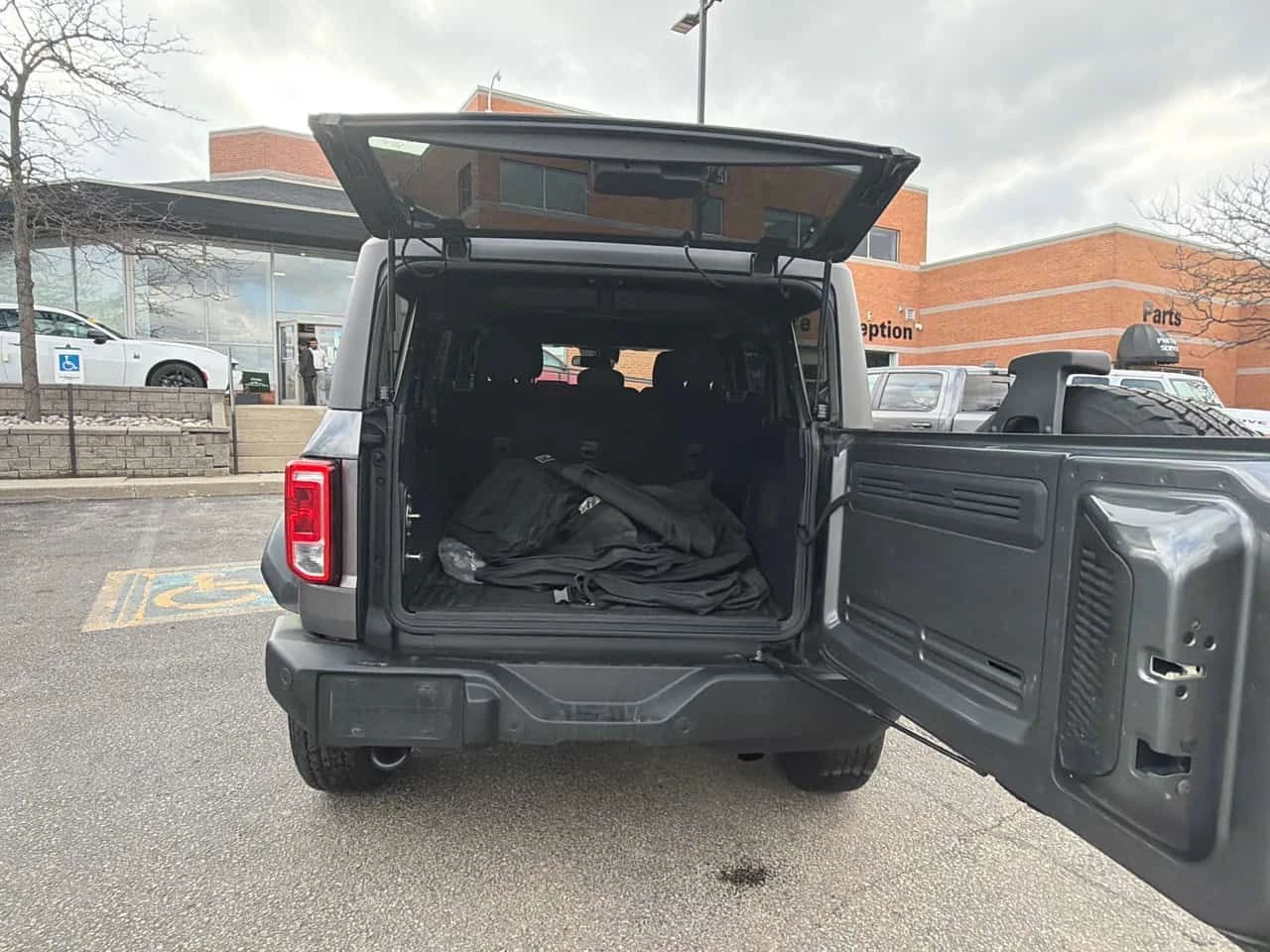 Ford Bronco * 4 Door 4x4 * ПОДГРЕВ* KEYLESS* , снимка 9 - Автомобили и джипове - 54190699