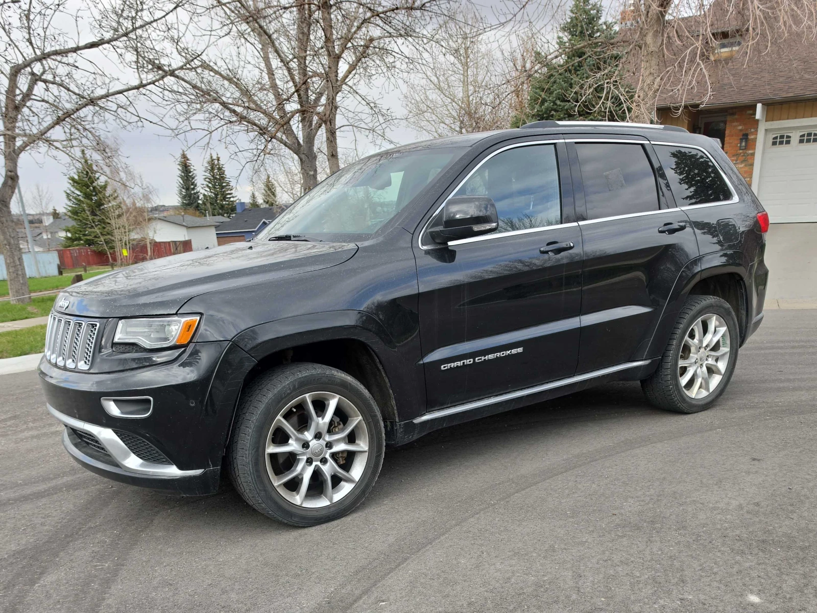 Jeep Grand cherokee Summit/5.7 HEMI/AWD/1 СОБСТВЕНИК/ПЪЛНА СЕРВИЗНА 