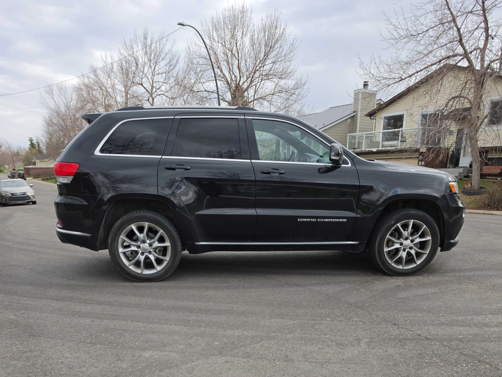 Jeep Grand cherokee Summit/5.7 HEMI/AWD/1 СОБСТВЕНИК/ПЪЛНА СЕРВИЗНА , снимка 2 - Автомобили и джипове - 54421988