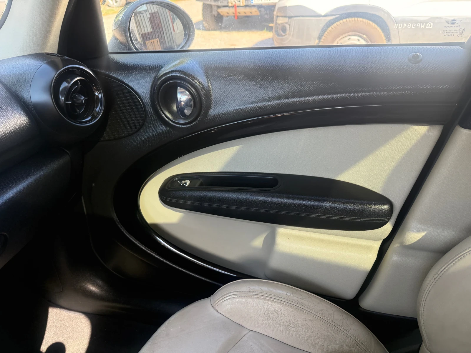Mini Countryman, снимка 14 - Автомобили и джипове - 55223366