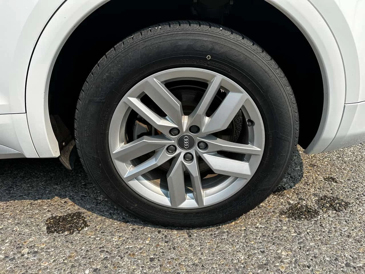 Audi Q5 * Komfort * CARFAX * БЕЗ ПЪРВОНАЧАЛНА ВНОСКА, снимка 17 - Автомобили и джипове - 55415990