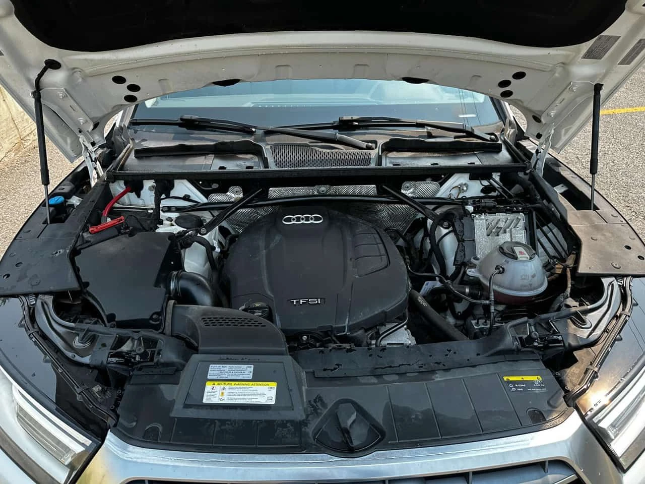 Audi Q5 * Komfort * CARFAX * БЕЗ ПЪРВОНАЧАЛНА ВНОСКА, снимка 12 - Автомобили и джипове - 55415990