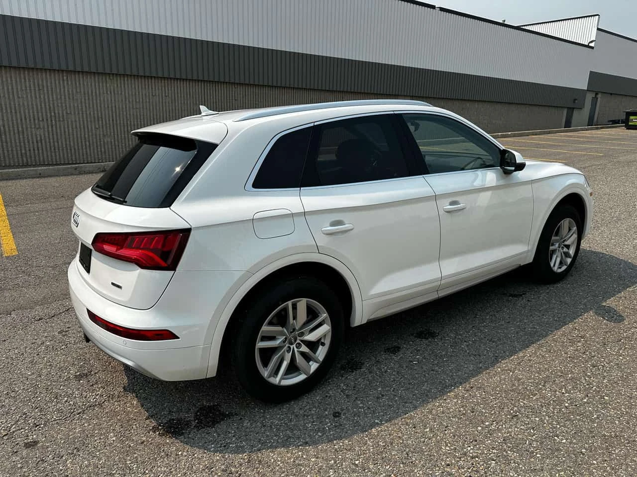 Audi Q5 * Komfort * CARFAX * БЕЗ ПЪРВОНАЧАЛНА ВНОСКА, снимка 14 - Автомобили и джипове - 55415990