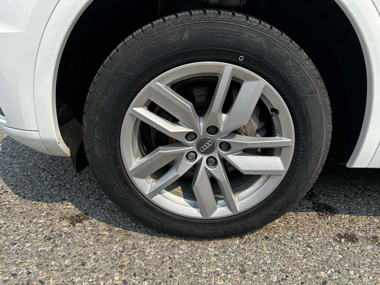 Audi Q5 * Komfort * CARFAX * БЕЗ ПЪРВОНАЧАЛНА ВНОСКА, снимка 7 - Автомобили и джипове - 55415990