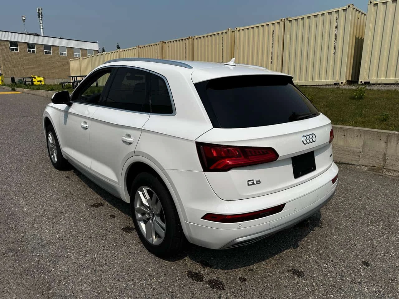 Audi Q5 * Komfort * CARFAX * БЕЗ ПЪРВОНАЧАЛНА ВНОСКА, снимка 16 - Автомобили и джипове - 55415990
