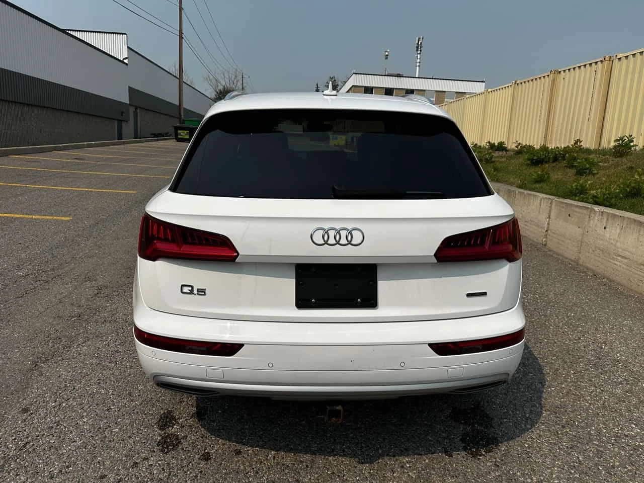 Audi Q5 * Komfort * CARFAX * БЕЗ ПЪРВОНАЧАЛНА ВНОСКА, снимка 4 - Автомобили и джипове - 55415990