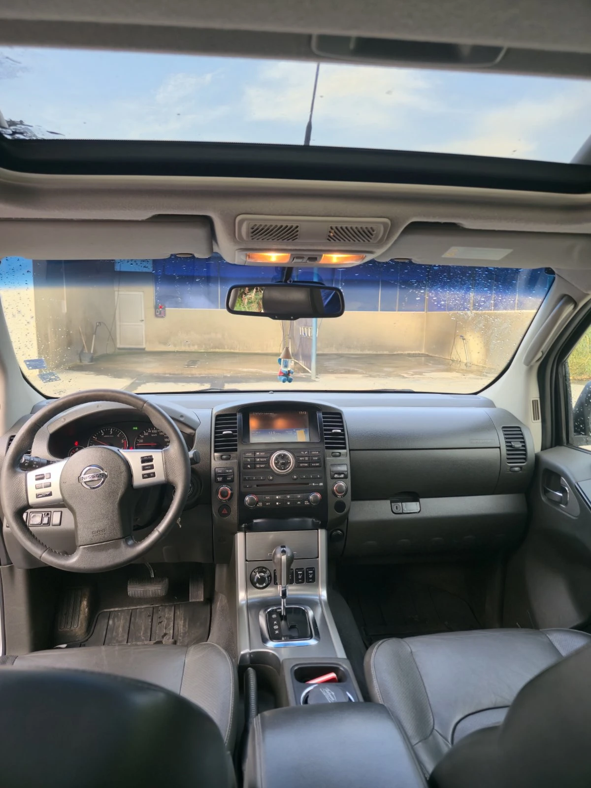 Nissan Navara, снимка 13 - Автомобили и джипове - 56273710