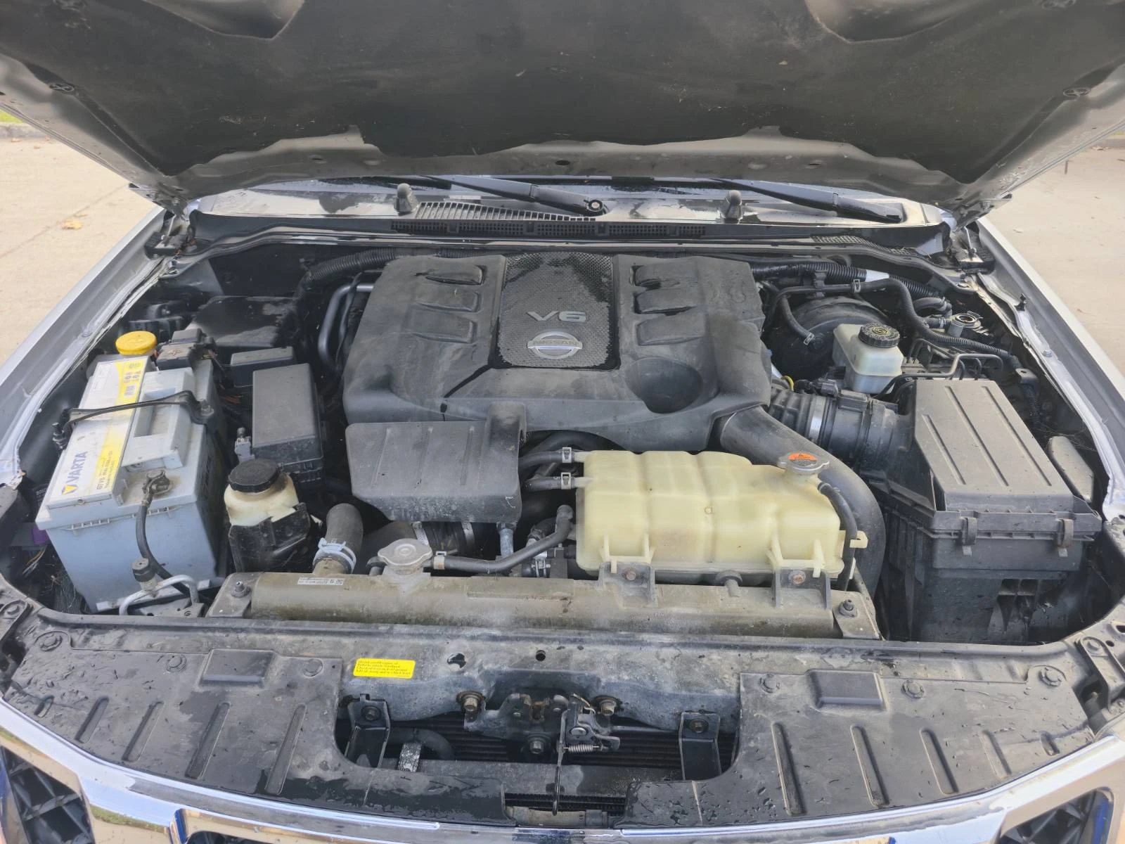 Nissan Navara, снимка 10 - Автомобили и джипове - 56273710