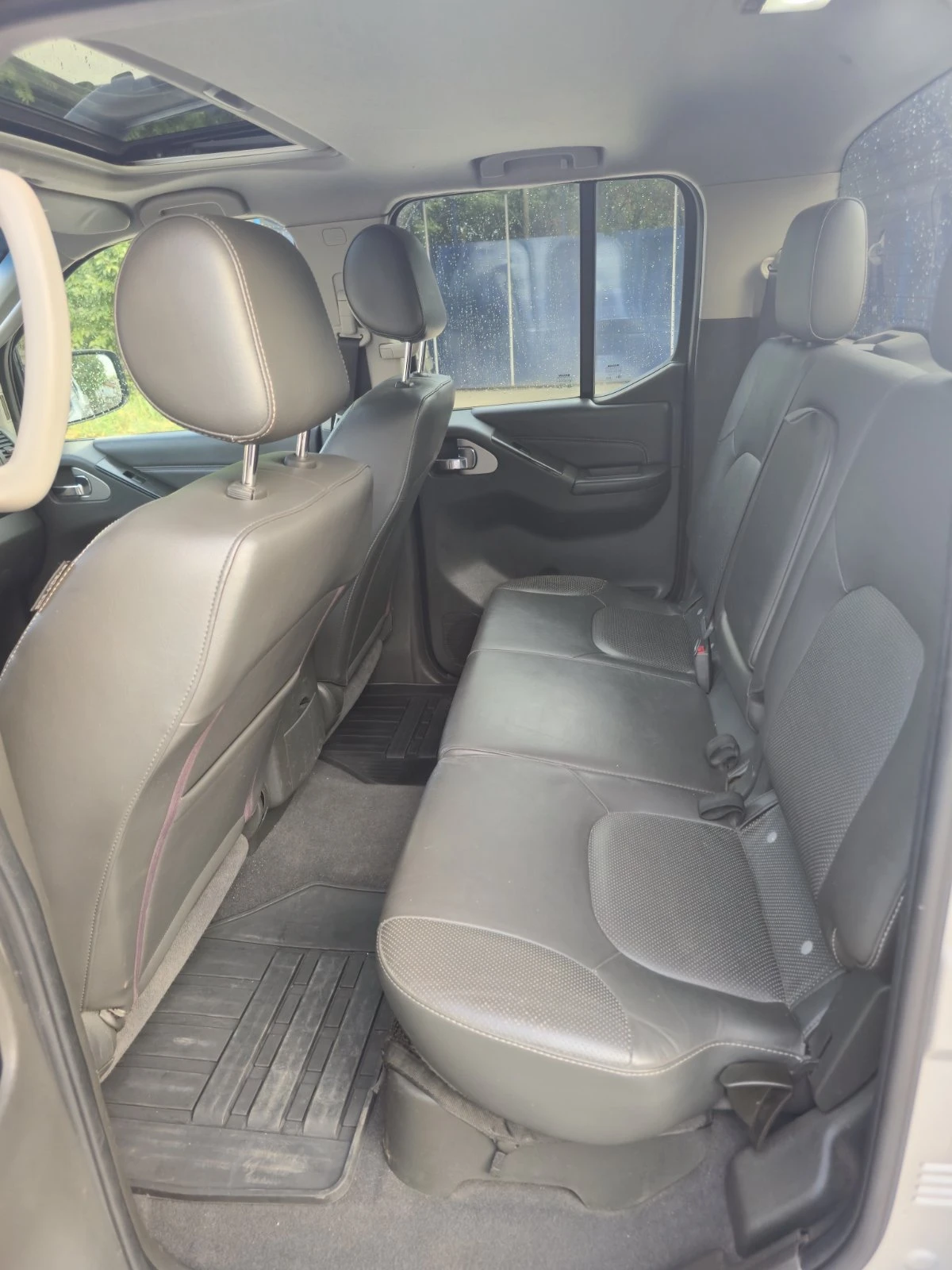 Nissan Navara, снимка 17 - Автомобили и джипове - 56273710
