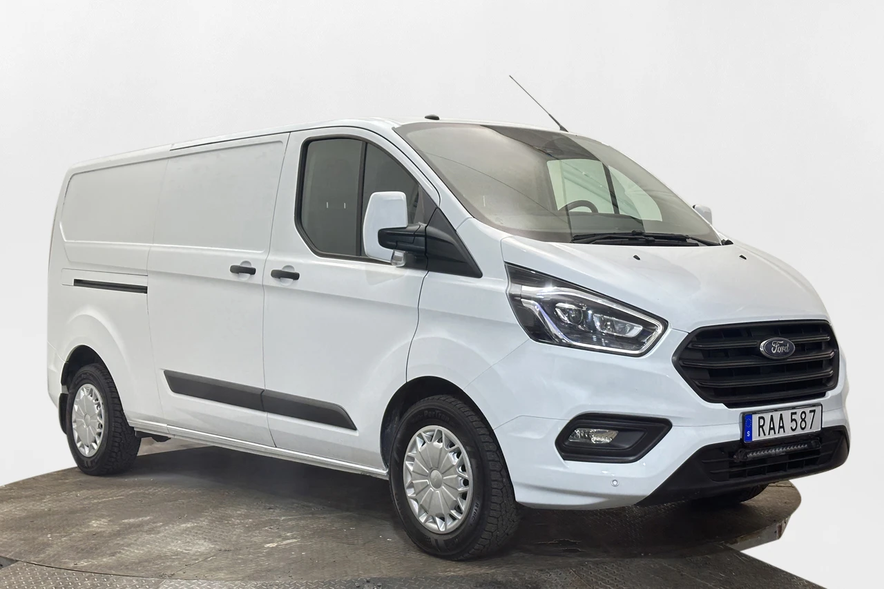 Ford Transit Custom 300 L2 2.0* Cam* Печка* Теглич - изображение 3