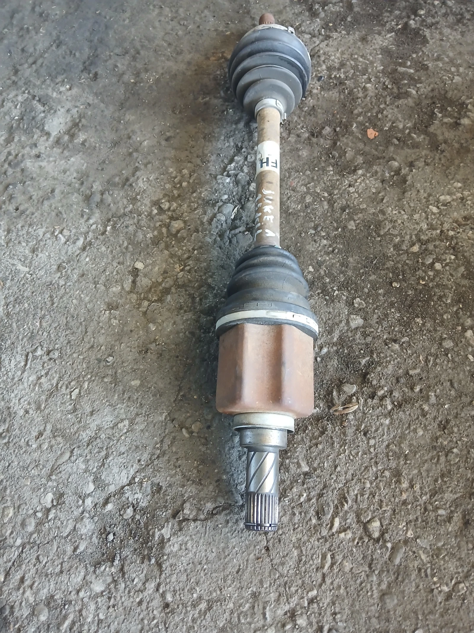 Лява полуоска Nissan Juke 1.5 dci , снимка 2 - Части - 54688174
