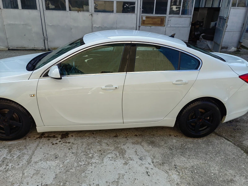 Opel Insignia, снимка 3 - Автомобили и джипове - 47997590