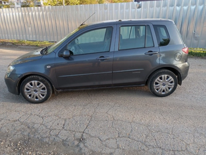 Mazda 2, снимка 1 - Автомобили и джипове - 45935179