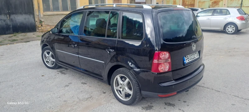 VW Touran, снимка 8 - Автомобили и джипове - 47522771