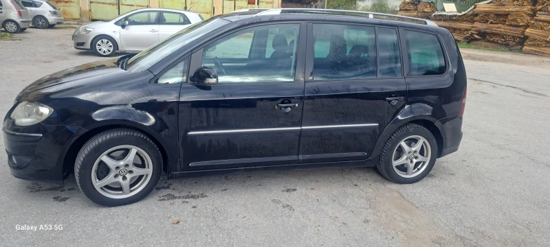 VW Touran, снимка 4 - Автомобили и джипове - 47522771