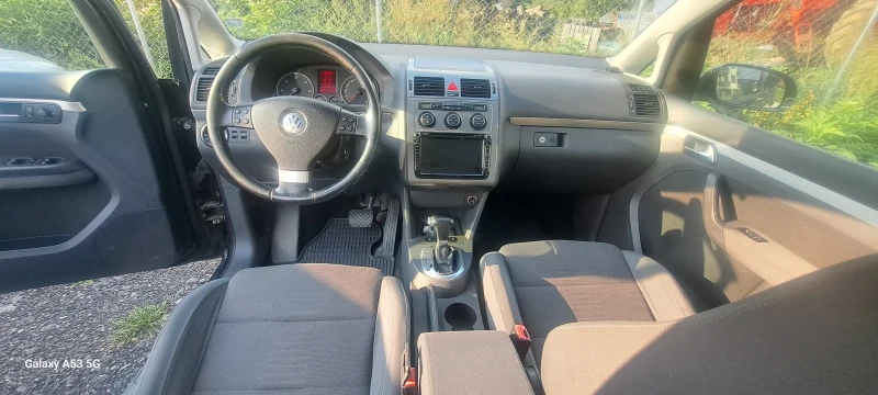 VW Touran, снимка 10 - Автомобили и джипове - 47522771