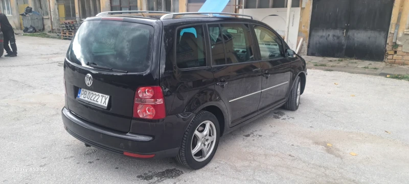 VW Touran, снимка 7 - Автомобили и джипове - 47522771