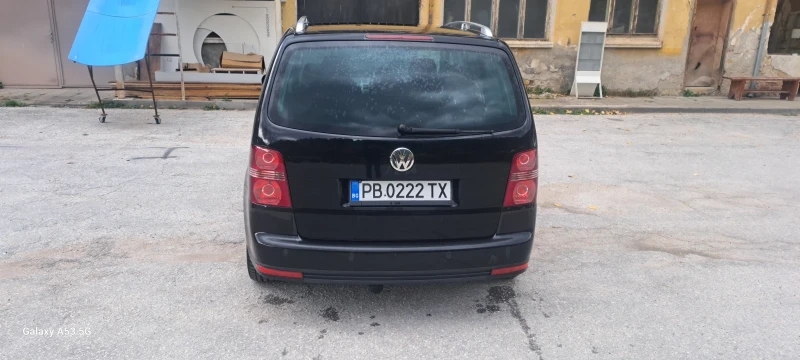 VW Touran, снимка 5 - Автомобили и джипове - 47522771