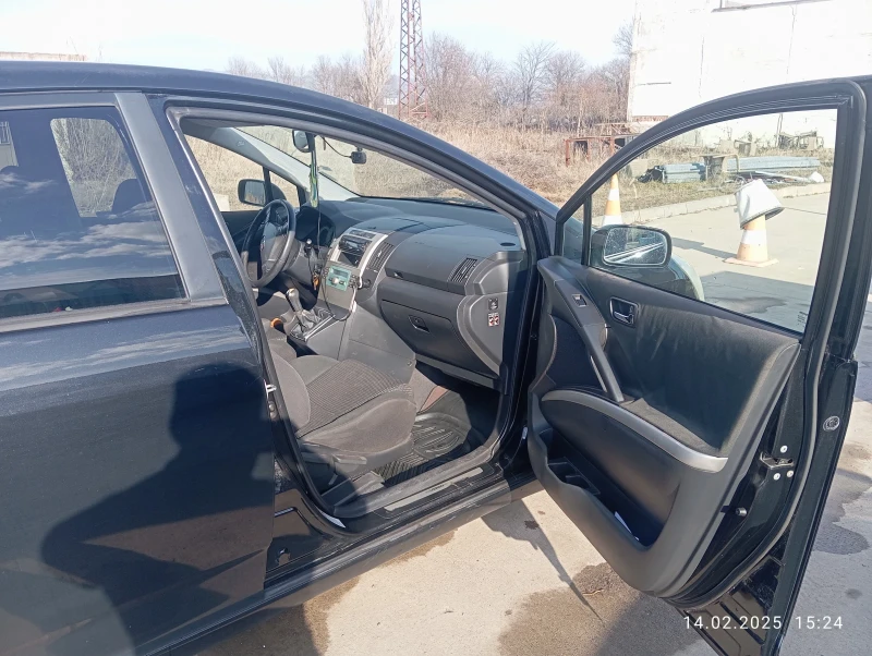 Toyota Corolla verso, снимка 10 - Автомобили и джипове - 49129225