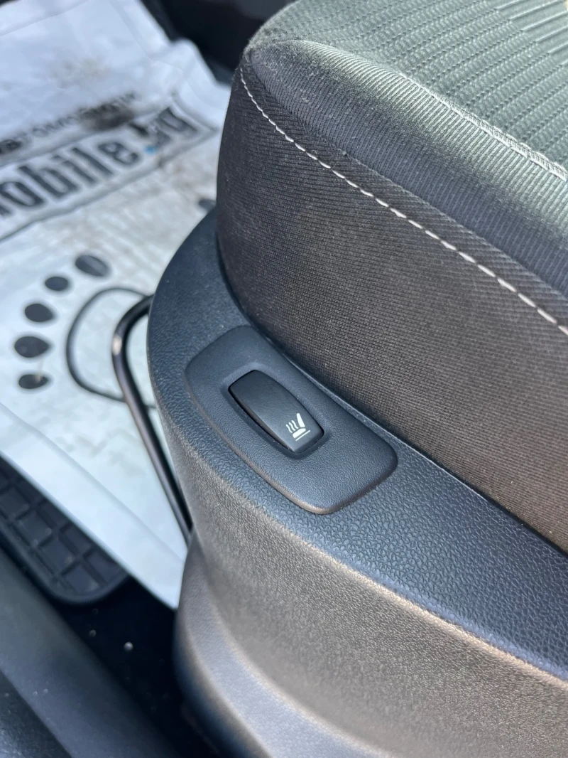 Renault Clio 1.2i ЮБИЛЕЙНО, снимка 12 - Автомобили и джипове - 52414249