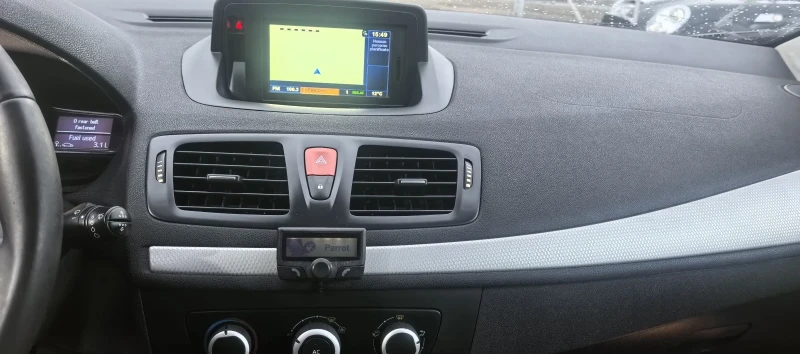 Renault Megane 1.5dci, снимка 16 - Автомобили и джипове - 52550838