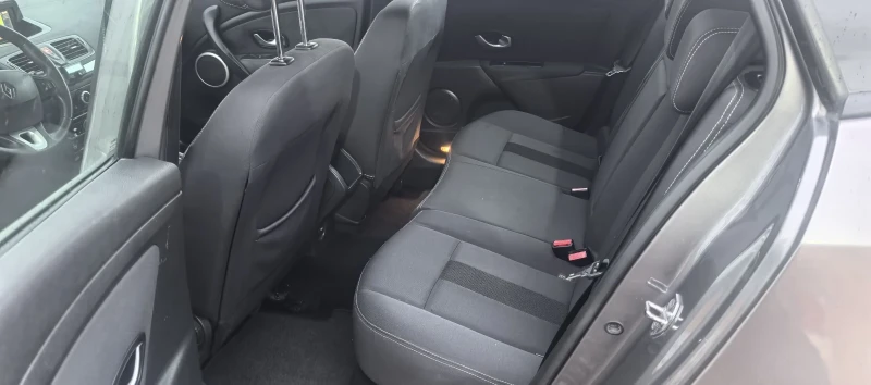 Renault Megane 1.5dci, снимка 14 - Автомобили и джипове - 52550838