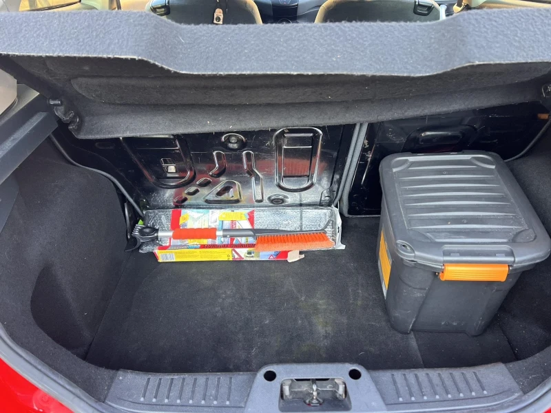 Ford Fiesta 1.25i 151000км, снимка 9 - Автомобили и джипове - 52801627