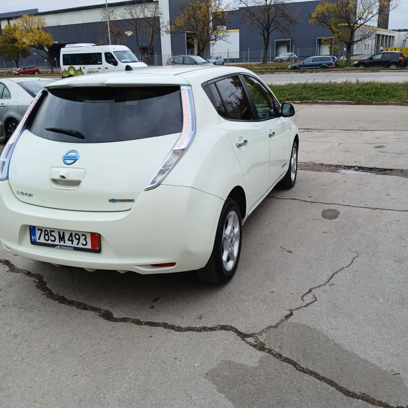 Nissan Leaf , снимка 10 - Автомобили и джипове - 53499304