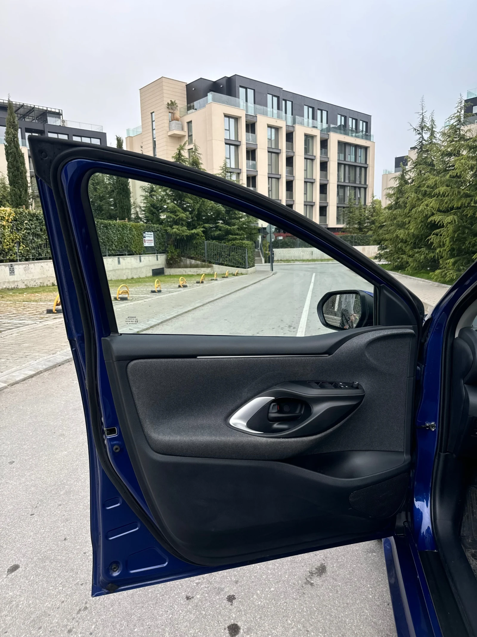 Toyota Yaris  - изображение 9