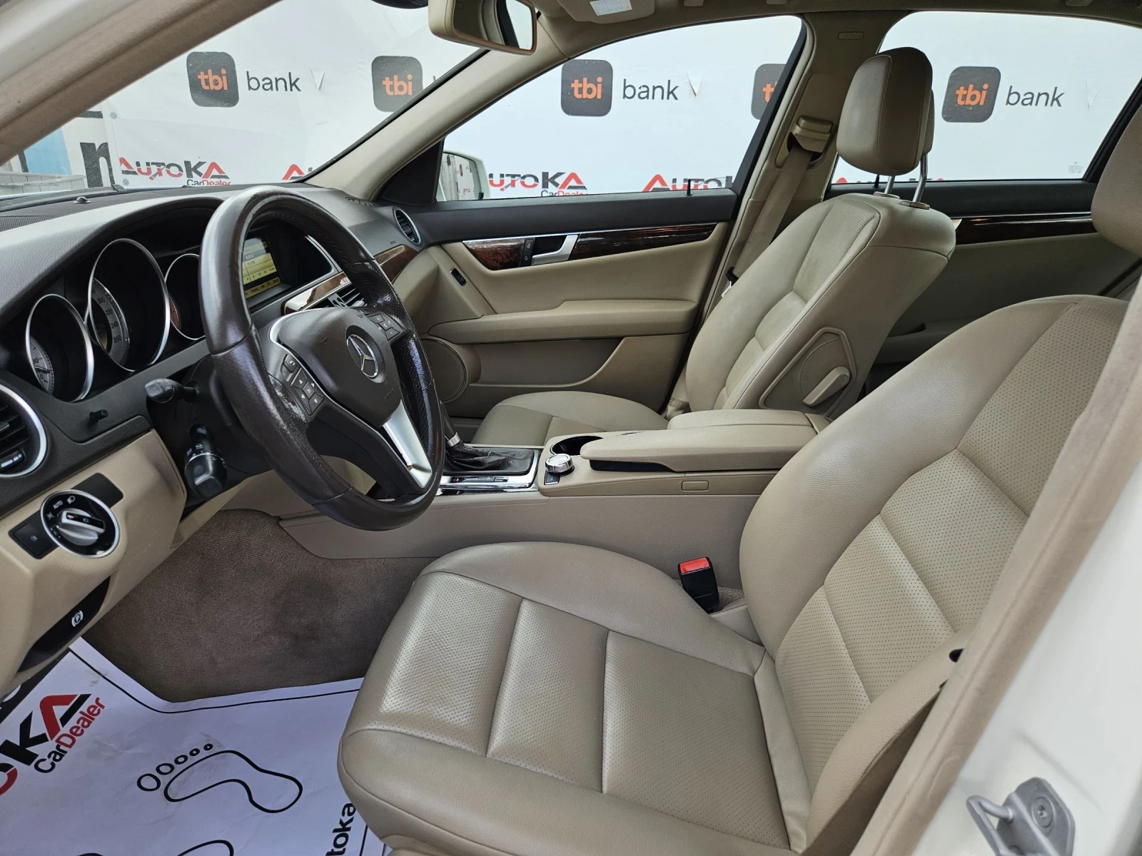Mercedes-Benz C 300 3.0-231кс= АВТОМАТ= ГАЗ LANDI RENZO= 4X4= AMG LINE - изображение 7