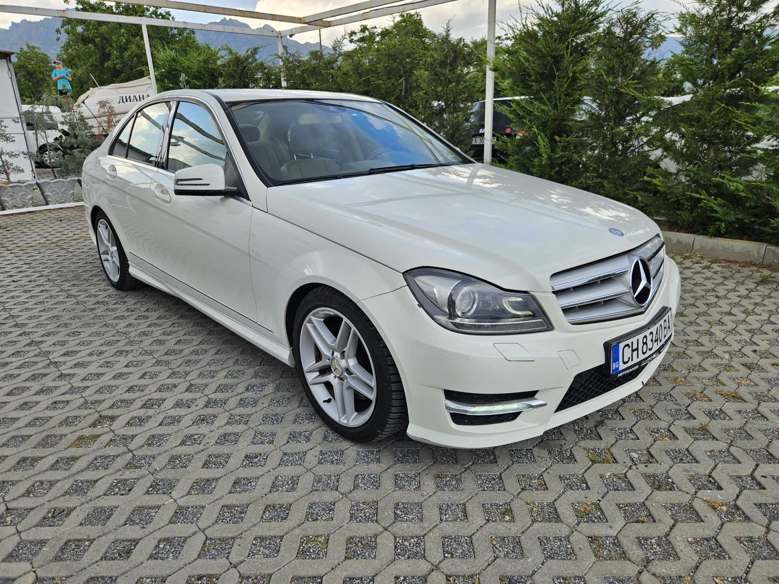 Mercedes-Benz C 300 3.0-231кс= АВТОМАТ= ГАЗ LANDI RENZO= 4X4= AMG LINE - изображение 2