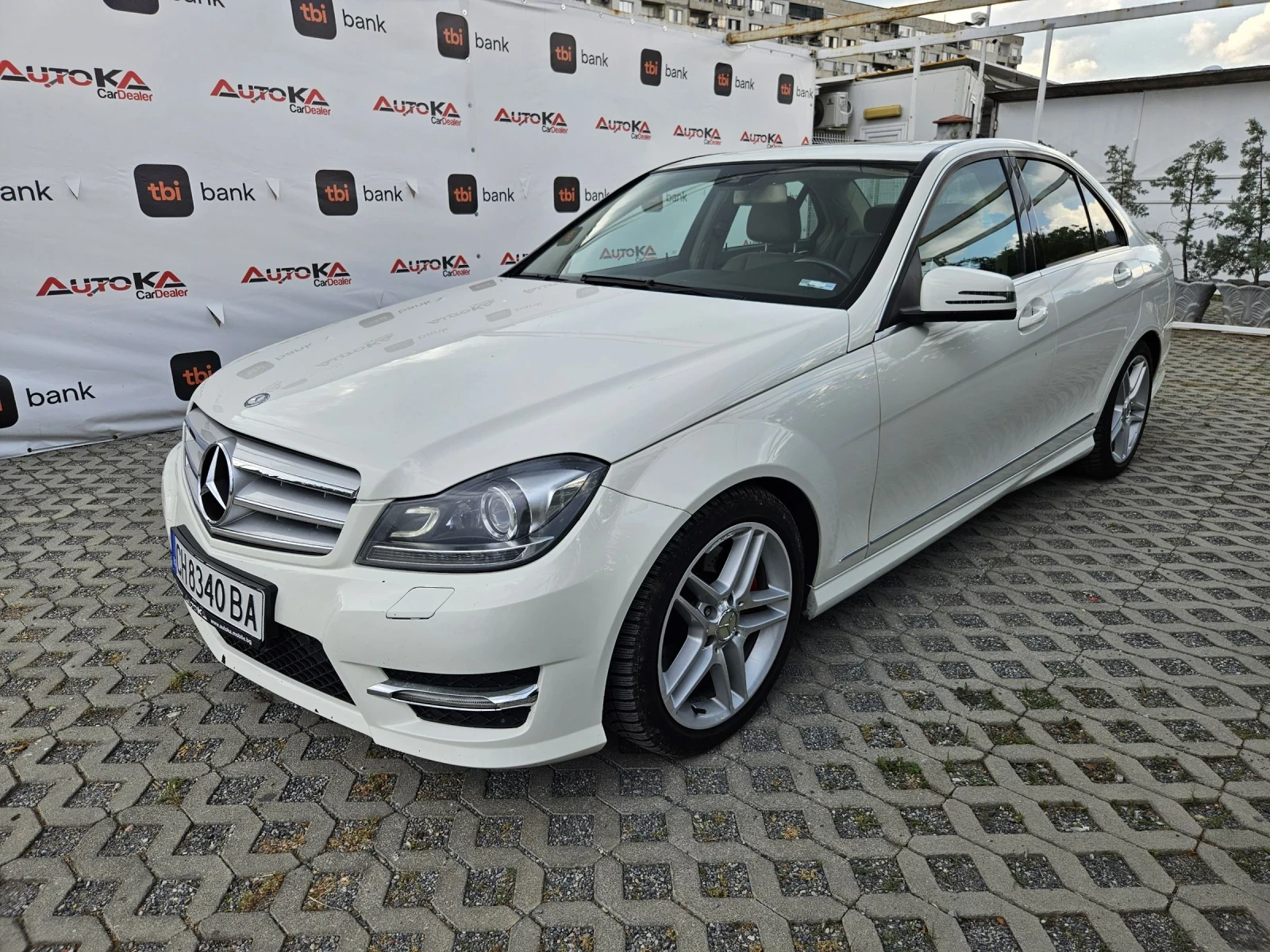 Mercedes-Benz C 300 3.0-231кс= АВТОМАТ= ГАЗ LANDI RENZO= 4X4= AMG LINE - изображение 6