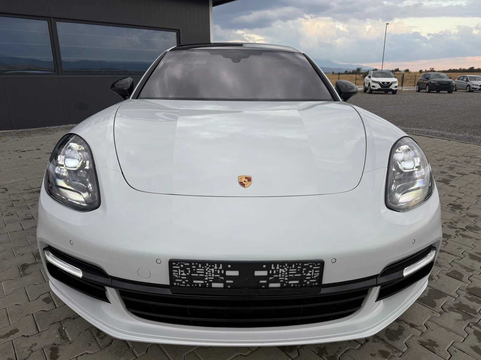 Porsche Panamera 3.0 Turbo 330 ks Собствен лизинг !!! - изображение 2