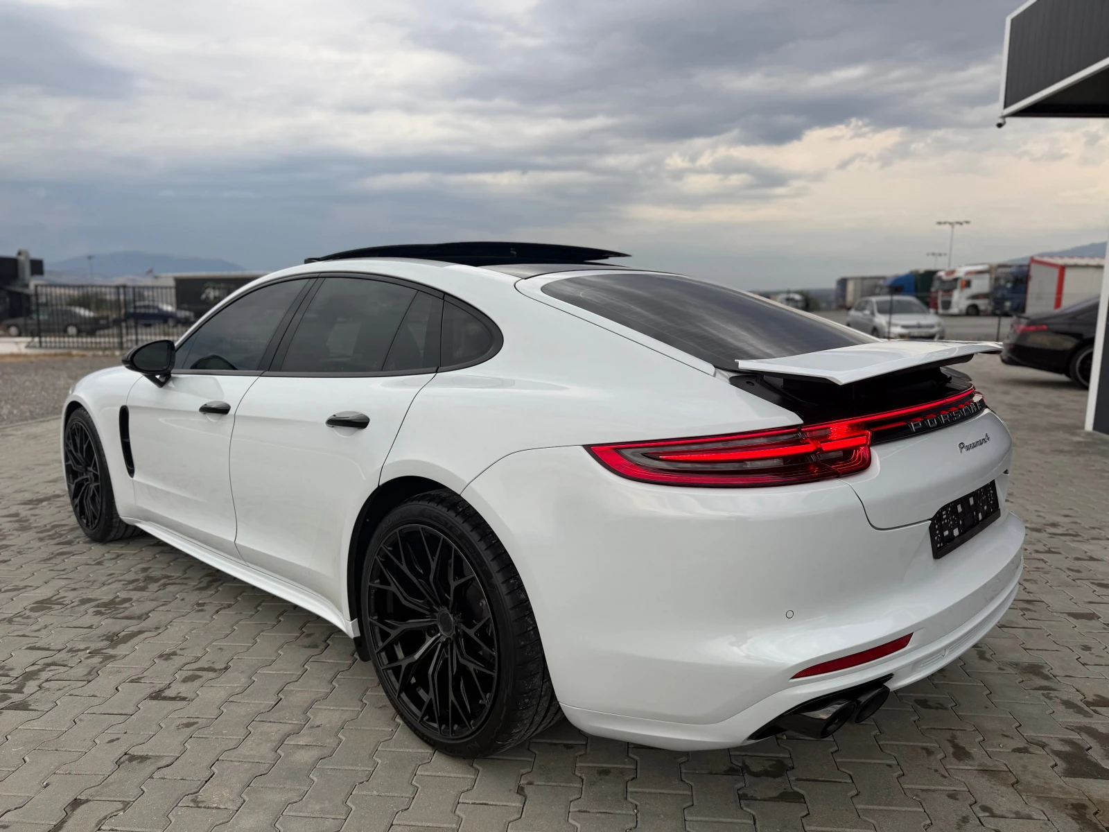 Porsche Panamera 3.0 Turbo 330 ks Собствен лизинг !!! - изображение 8
