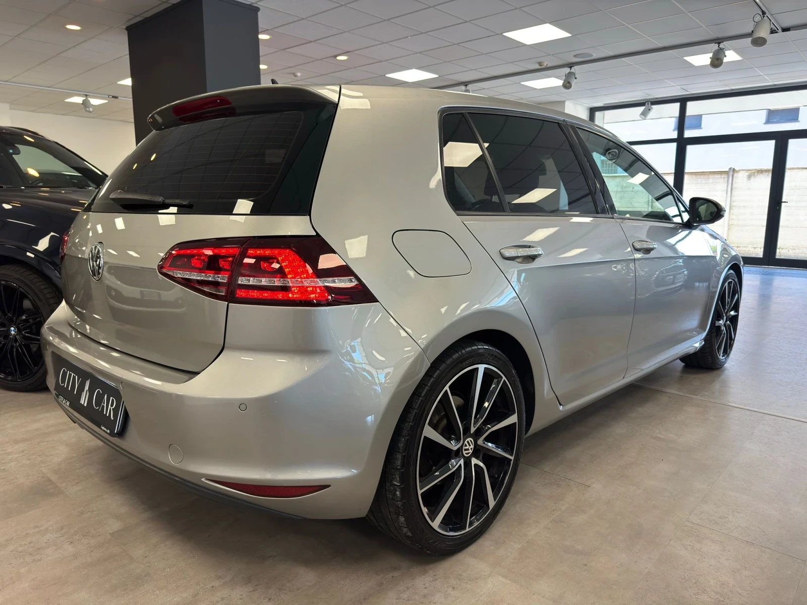 VW Golf VW Golf 2.0TDI/HIGH-LINE/AVTOMAT/PANORAMA/NAVI/KAM - изображение 4