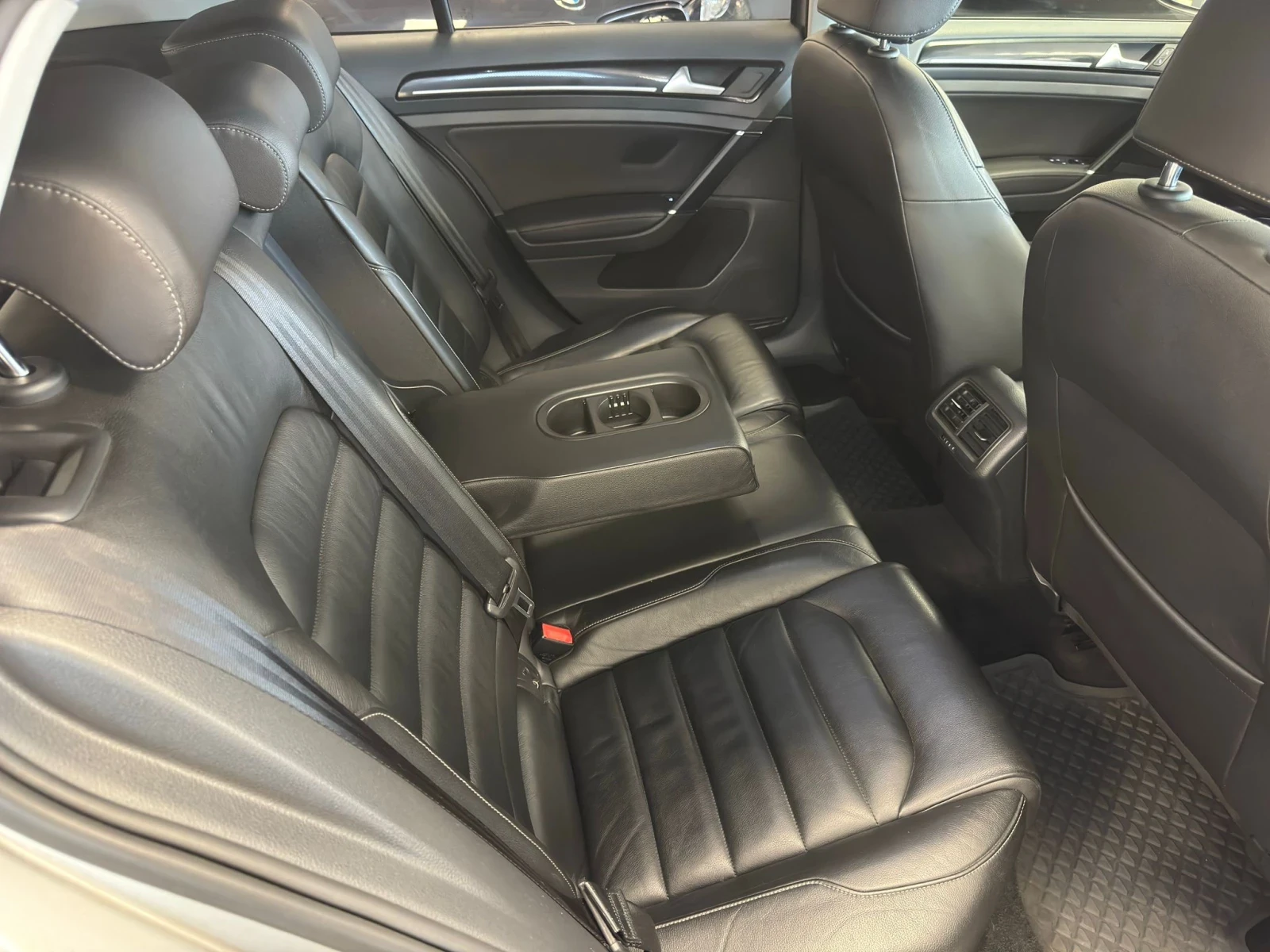 VW Golf VW Golf 2.0TDI/HIGH-LINE/AVTOMAT/PANORAMA/NAVI/KAM - изображение 8