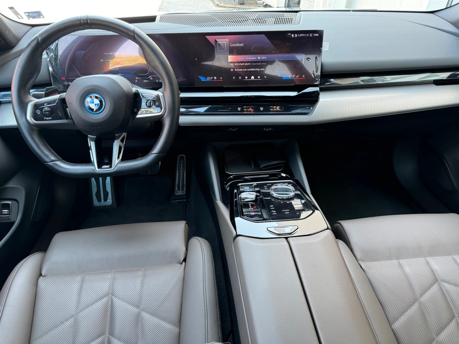 BMW i5 xDrive40 - изображение 7